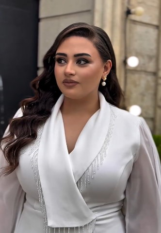 Almaxanımın yeni görüntüsü TƏƏCCÜBLƏNDİRDİ - FOTO