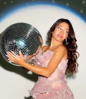 Bu da aparıcı Zümrüdün qızı Ləman - YENİ FOTOLAR