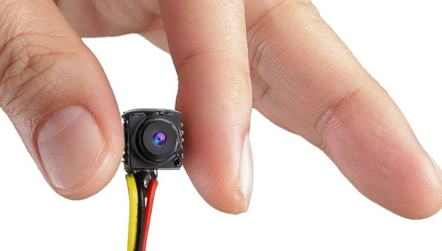 Gizli mikrokameraların satışına qanun icazə verir? - Dələduzluğun yeni növü