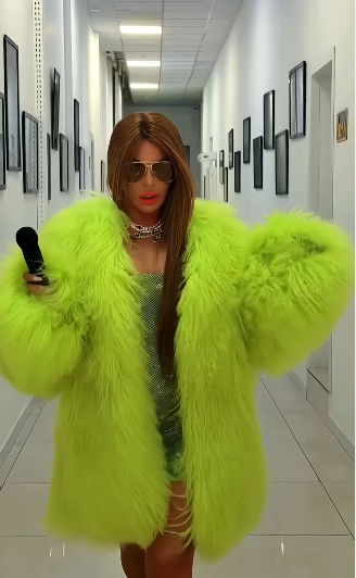 54 yaşlı Aygün Kazımova görünüşü ilə AĞILLARI BAŞDAN ALDI - FOTOLAR