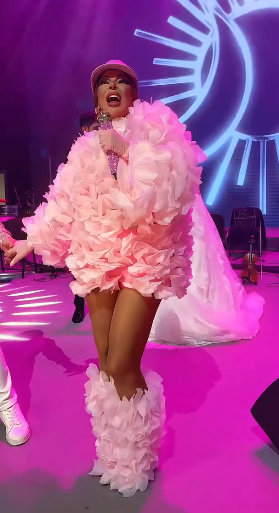 54 yaşlı Aygün Kazımova görünüşü ilə AĞILLARI BAŞDAN ALDI - FOTOLAR