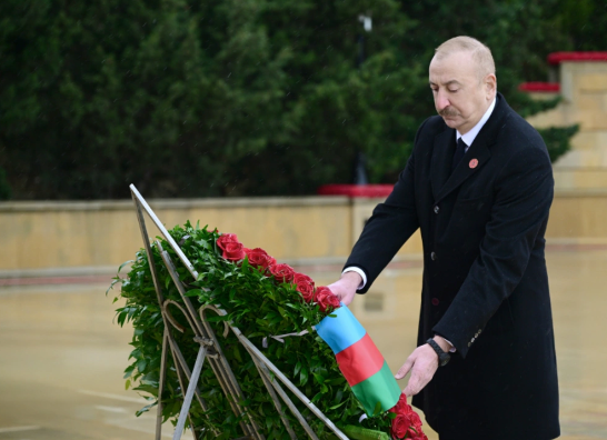 Prezident İlham Əliyev 20 Yanvar şəhidlərinin xatirəsini yad edib
