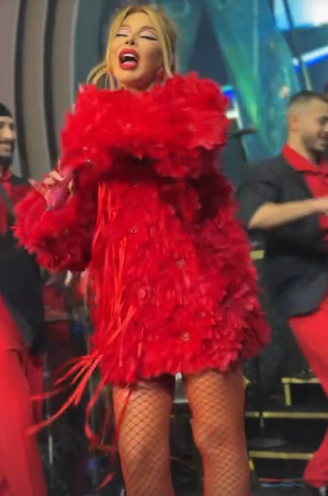 Aygün Kazımovanın yeni görünüşü HAMINI ŞOK ETDİ - FOTOLAR