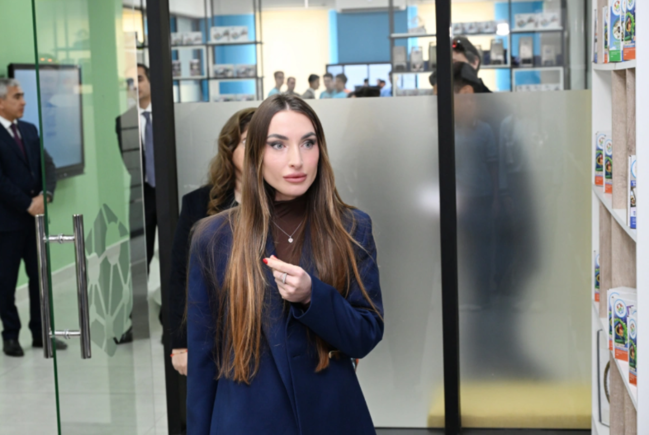 Leyla Əliyeva və Alyona Əliyeva Gəncədə STEAM mərkəzində və 37 nömrəli tam orta məktəbdə olublar