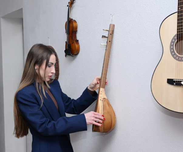 Leyla Əliyeva və Alyona Əliyeva Gəncədə STEAM mərkəzində və 37 nömrəli tam orta məktəbdə olublar