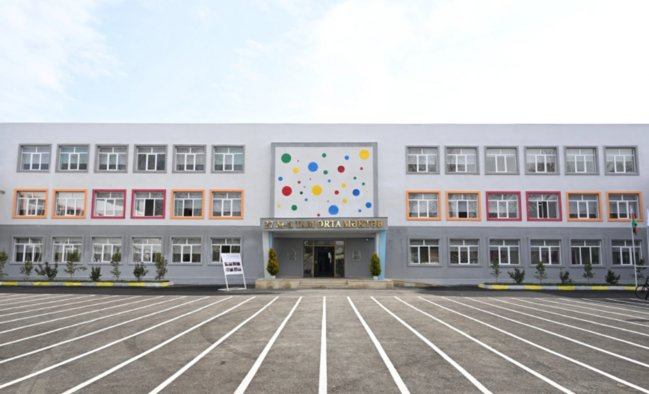 Leyla Əliyeva və Alyona Əliyeva Gəncədə STEAM mərkəzində və 37 nömrəli tam orta məktəbdə olublar