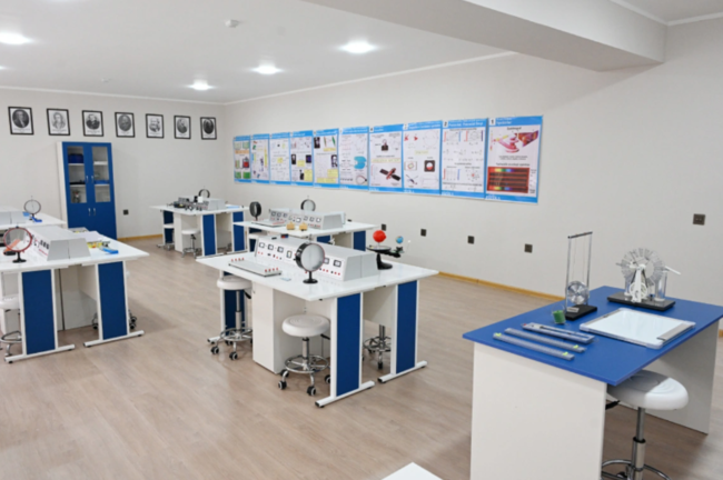 Leyla Əliyeva və Alyona Əliyeva Gəncədə STEAM mərkəzində və 37 nömrəli tam orta məktəbdə olublar