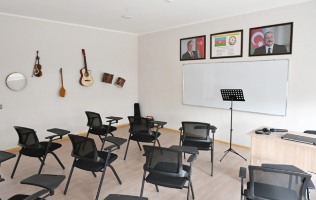 Leyla Əliyeva və Alyona Əliyeva Gəncədə STEAM mərkəzində və 37 nömrəli tam orta məktəbdə olublar