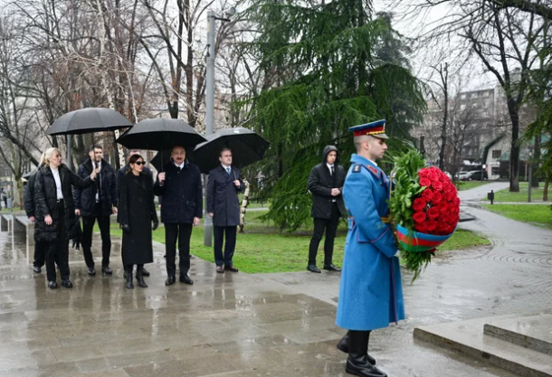 Prezident İlham Əliyev Belqradda ümummilli lider Heydər Əliyevin və serb yazıçısı Milorad Paviçin abidələrini ziyarət edib