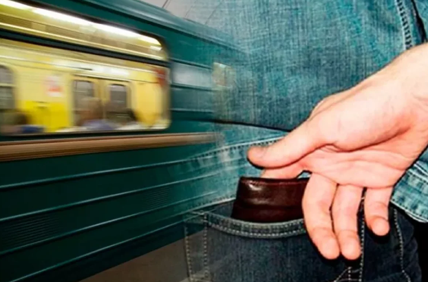 Metroda cibgirlik edən şəxs saxlanılıb