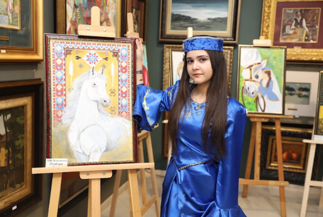 Xətai Sənət Mərkəzində "Milli-mənəvi dəyərlərimiz" adlı incəsənət sərgisi keçirilib - FOTOLAR