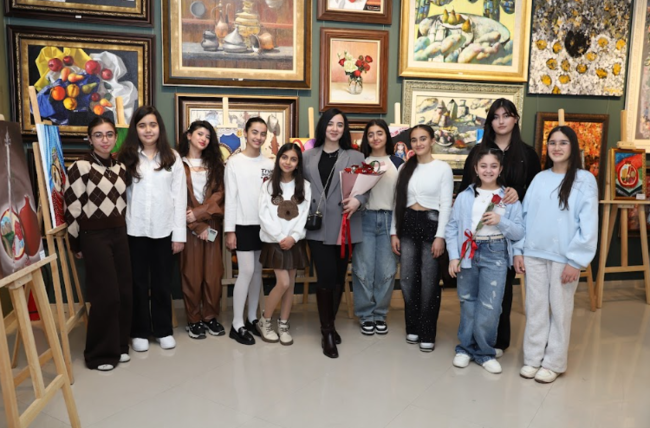 Xətai Sənət Mərkəzində "Milli-mənəvi dəyərlərimiz" adlı incəsənət sərgisi keçirilib - FOTOLAR