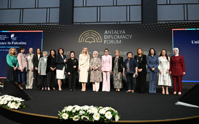 Mehriban Əliyeva Antalyada Fələstinlə bağlı paneldə iştirak edib - FOTO