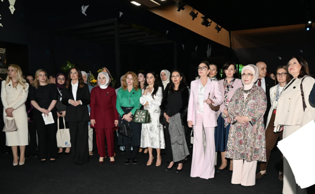 Mehriban Əliyeva Antalyada Fələstinlə bağlı paneldə iştirak edib - FOTO