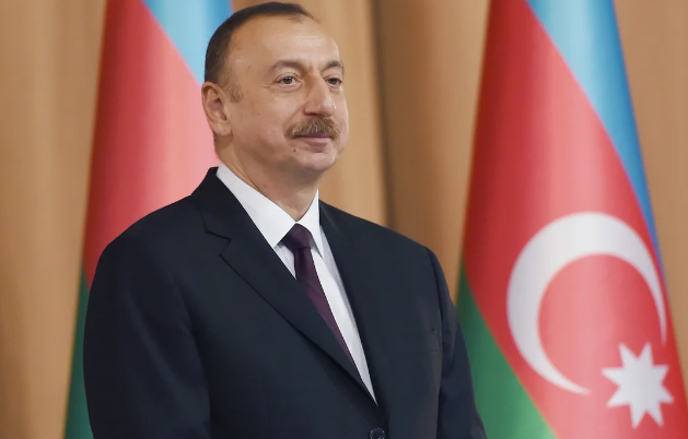 Aleksandar Vuçiç İlham Əliyevə zəng edib