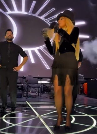 54 yaşlı Aygün Kazımova görünüşü ilə AĞILLARI BAŞDAN ALDI - FOTOLAR