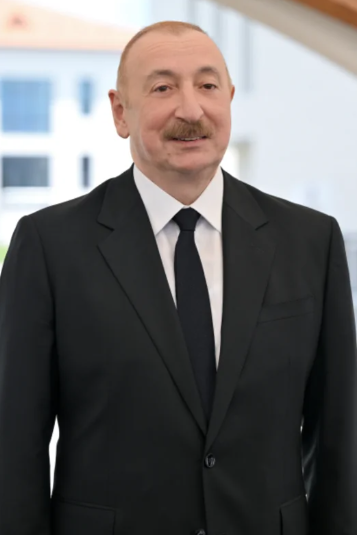 İlham Əliyev və Mehriban Əliyeva Şükürbəyli kəndinə köçən sakinlərlə görüşüblər - FOTO
