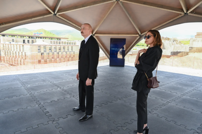 Prezident və birinci xanım Cəbrayıl Rayon Mərkəzi Xəstəxanasının binasının tikintisi ilə tanış olublar - FOTO