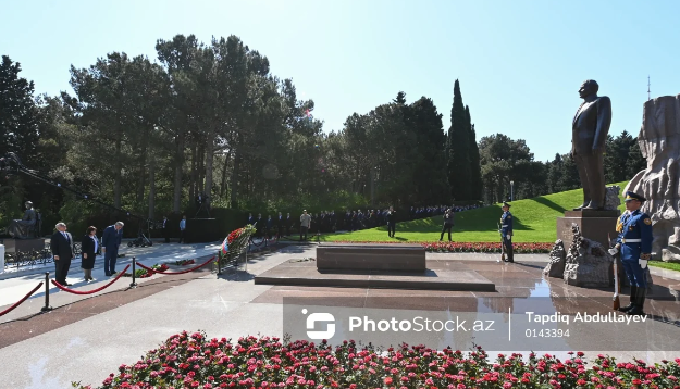 Ümummilli lider Heydər Əliyevin xatirəsi anılır - YENİLƏNİB+FOTO