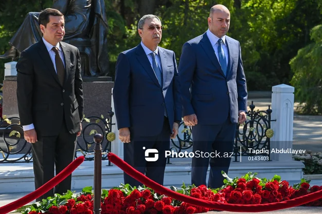Ümummilli lider Heydər Əliyevin xatirəsi anılır - YENİLƏNİB+FOTO