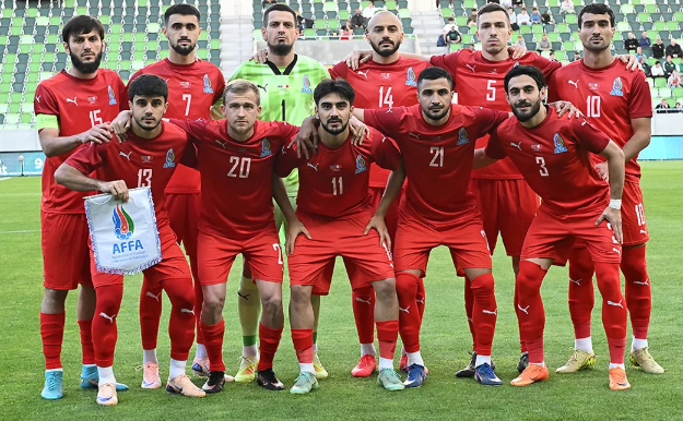 Azərbaycan millisində iki futbolçu heyətdən çıxarıldı