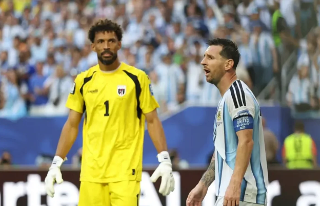 Messi 40 yaşlı qapıçı Vozinya barədə danışdı