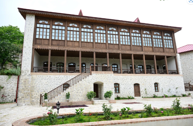 Prezident İlham Əliyev Şuşada "Yasəmən" hotelinin yeni korpusları ilə tanış olub - FOTO