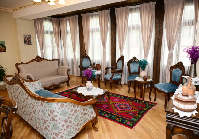 Prezident İlham Əliyev Şuşada "Yasəmən" hotelinin yeni korpusları ilə tanış olub - FOTO