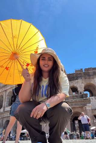 Almaxanım yeni GÖRÜNÜŞÜ İLƏ DİQQƏT ÇƏKDİ - FOTOLAR