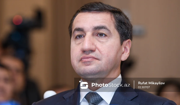 Hikmət Hacıyev: "Özbək həmkarımla çalışırıq ki, Özbəkistan və Azərbaycan dilinin kombinasiyasında danışaq" - VİDEO