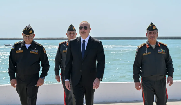 Prezident İlham Əliyev Hərbi Dəniz Qüvvələrində olub - FOTO
