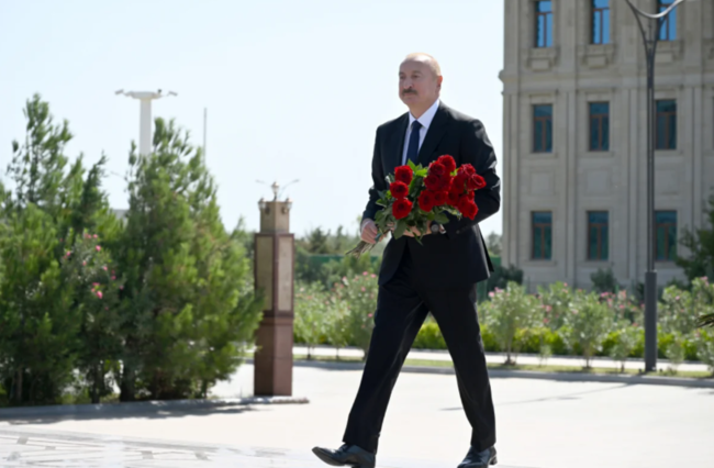 Prezident İlham Əliyev Hərbi Dəniz Qüvvələrində olub - FOTO