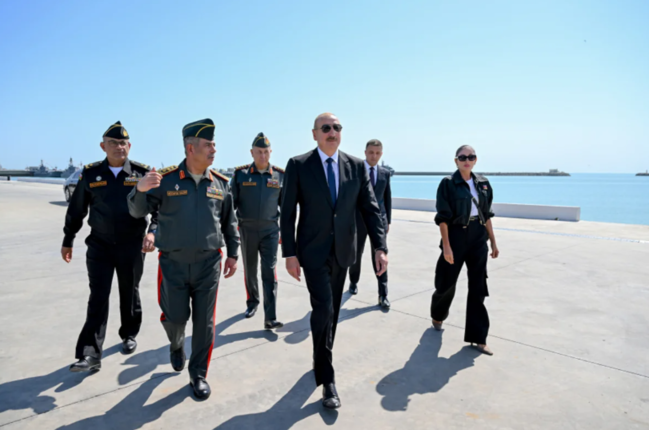 Prezident İlham Əliyev Hərbi Dəniz Qüvvələrində olub - FOTO