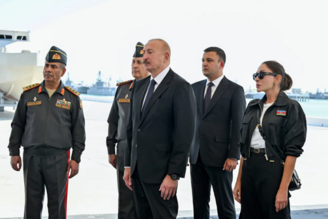 Prezident İlham Əliyev Hərbi Dəniz Qüvvələrində olub - FOTO