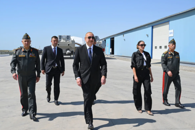 Prezident İlham Əliyev Hərbi Dəniz Qüvvələrində olub - FOTO