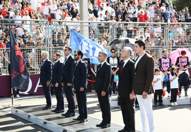 İlham Əliyev və Mehriban Əliyeva "Formula-1" Azərbaycan Qran-prisinin əsas yarışına baxıblar - FOTO+YENİLƏNİB