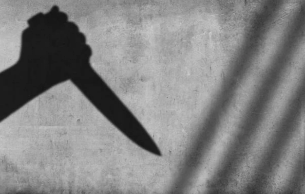 Azərbaycanda DƏHŞƏT! 78 yaşlı baba nəvəsinin sevgilisini çarpayının altında tutdu, 30 bıçaq zərbəsi vurdu