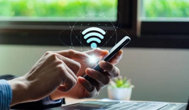 Pulsuz internet rahatlıqdır, yoxsa məlumatlar üçün risk? - Video