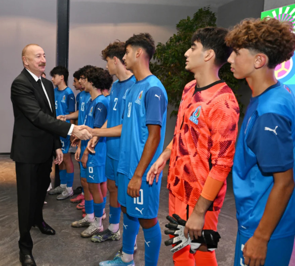 Prezident İlham Əliyev FIFA U-15 dünya çempionatının və festivalının açılış mərasimini izləyib - YENİLƏNİB+Foto/Video