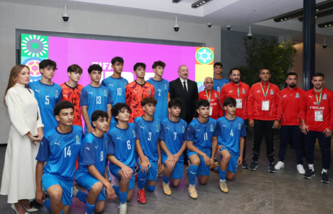 Prezident İlham Əliyev FIFA U-15 dünya çempionatının və festivalının açılış mərasimini izləyib - YENİLƏNİB+Foto/Video