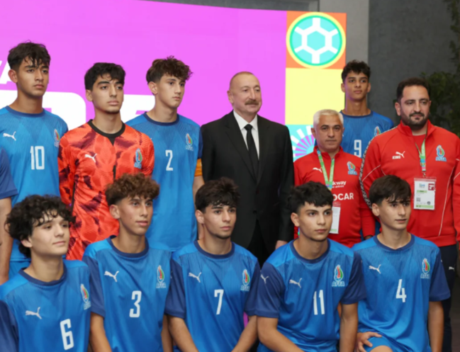 Prezident İlham Əliyev FIFA U-15 dünya çempionatının və festivalının açılış mərasimini izləyib - YENİLƏNİB+Foto/Video