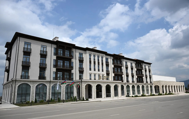 Prezident İlham Əliyev "Xankəndi" hotelinin açılışında iştirak edib