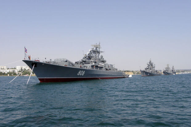 Rusiya Qara dənizdə hərbi gəmilərini azaltdı