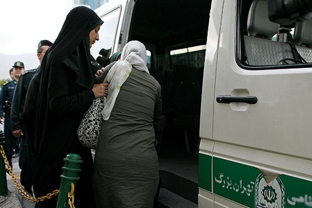 İranın "virtual əxlaq polisi" dövlət işçilərinin profil şəkillərinə nəzarət edir - FOTO