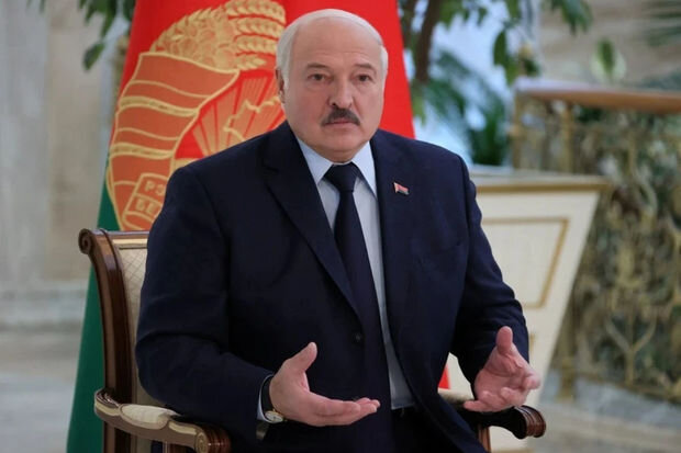 Lukaşenko: "Putindən qəhrəman yaratmayın"