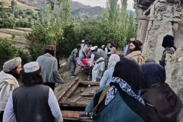 Pakistandan Əfqanıstana dəstək: Zərərçəkənlərə yardım üçün tibbi düşərgə açdı