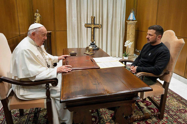 Roma Papası Ukraynanı danışıqlar masasına oturmağa çağırıb