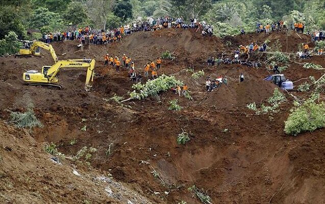 İndoneziyada torpaq sürüşməsi nəticəsində 7 nəfər ölüb, 82 nəfər itkin düşüb