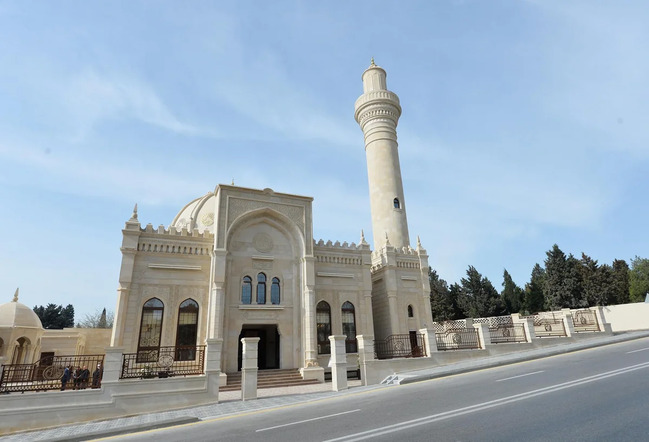 Azərbaycandakı məscidlərdə 1500 nəfərə yaxın din xadimi fəaliyyət göstərir