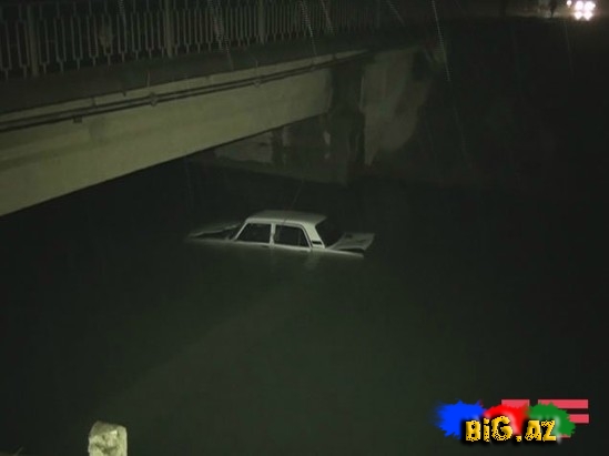 Minik avtomobili Samur Abşeron kanalına düşdü - FOTO